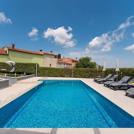 Vittorio 別荘 ロヴィニ