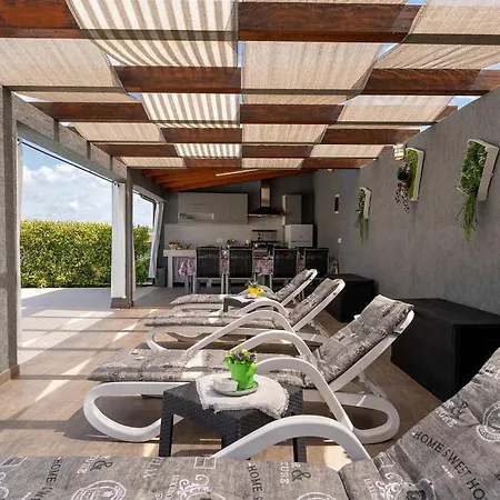 Vittorio Holiday home *